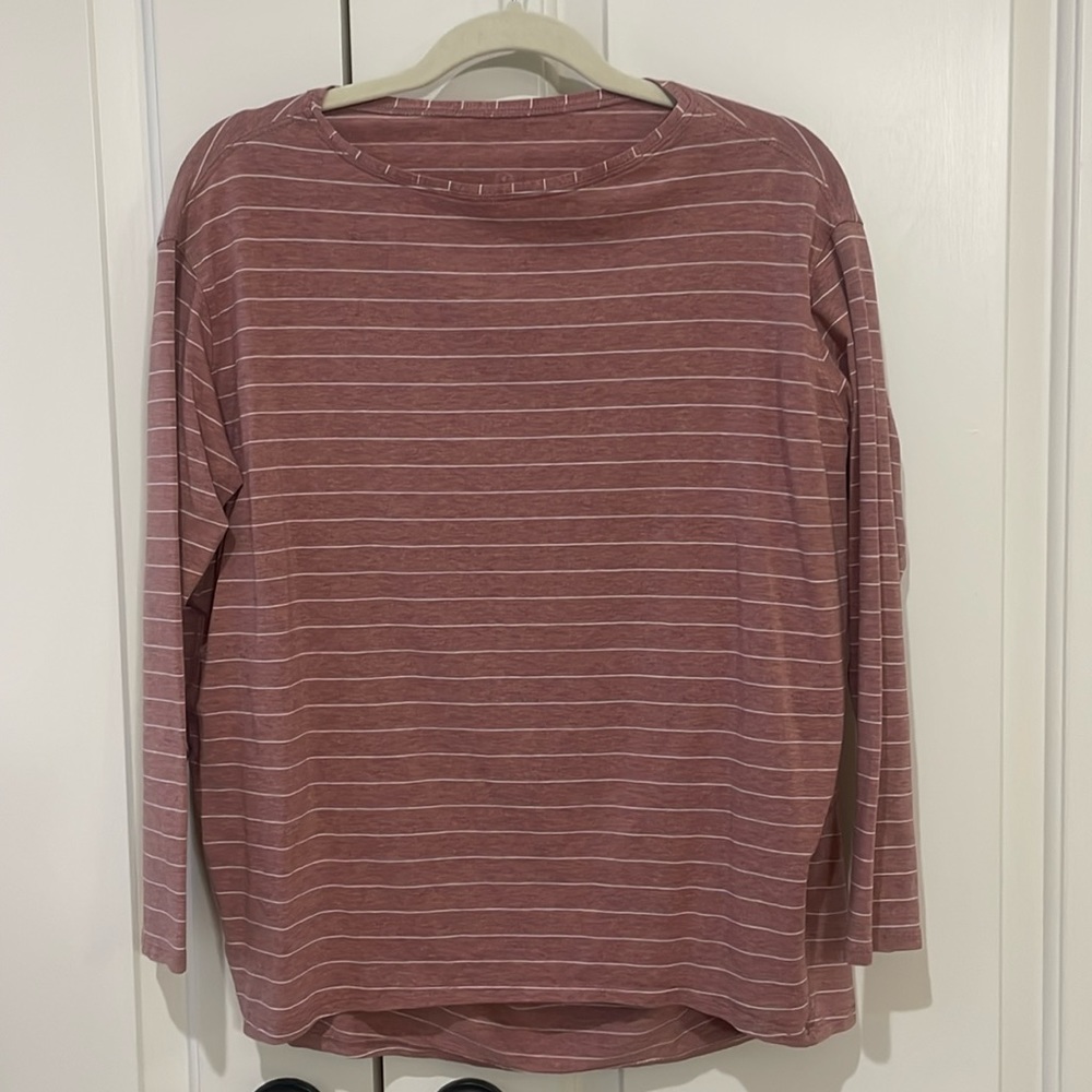 Lululemon Back in Action top